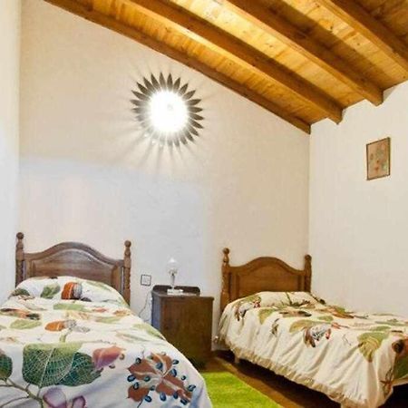 Casa Rural Lucía es una casa rural amplia con patio ideal para familias Cabezas Bajas Exterior foto
